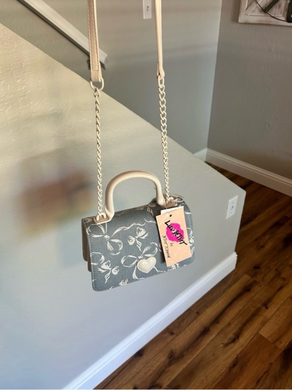 Betsey Johnson light blue floral crossbody bag with white accents - Picture 5 of 9